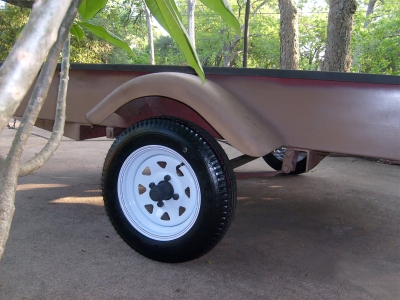 How to change a trailer tire